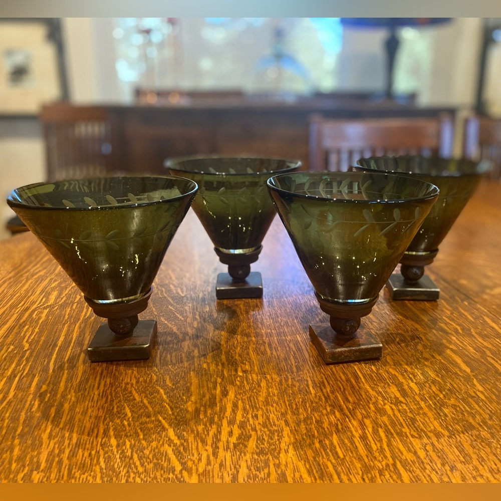 RARE Set Of 4 - Jan Barboglio Iron HandBlown Glass Laurel Leaf Martini glasses